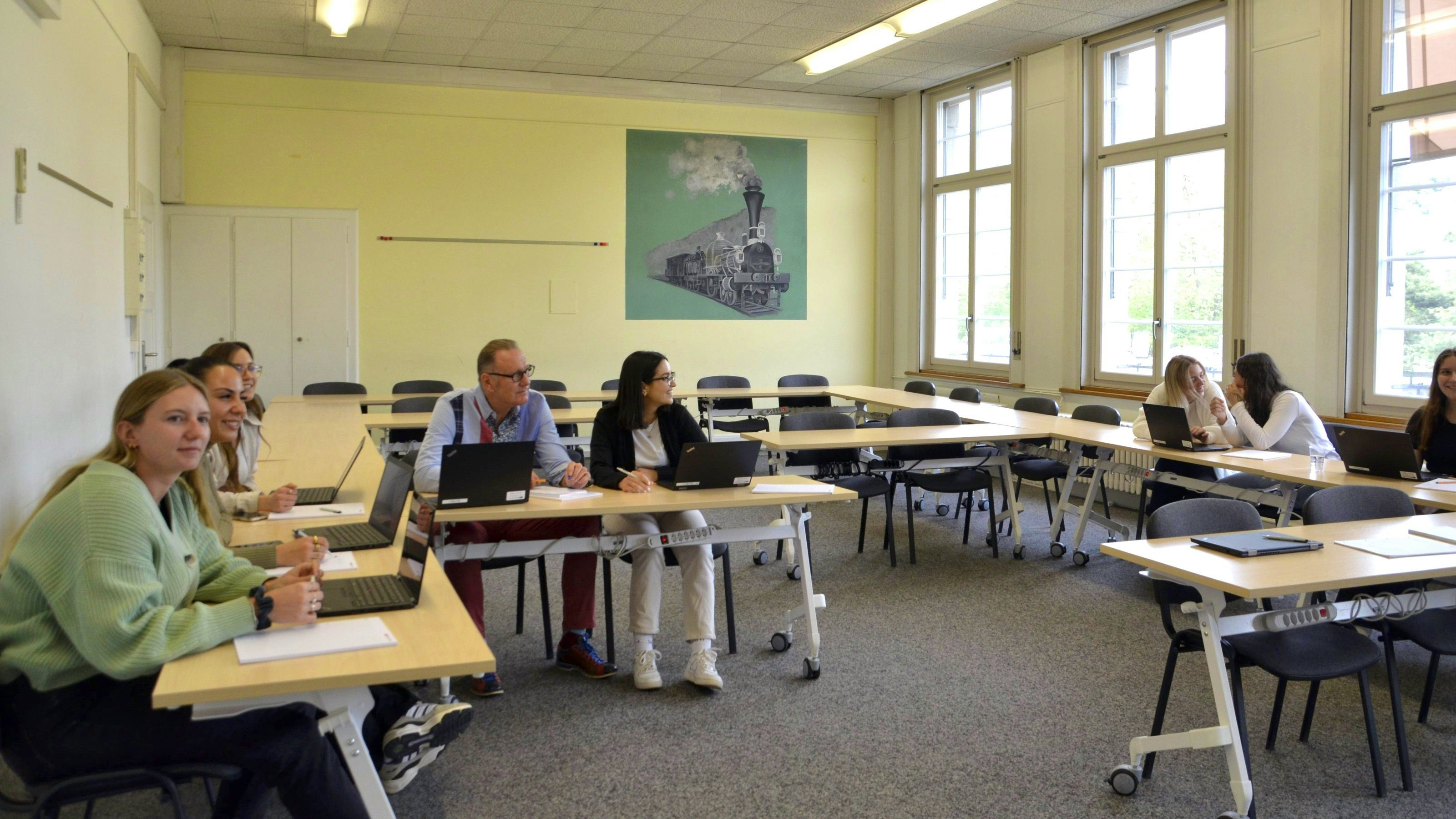 Raum L – Platz bis zu 70 Personen.