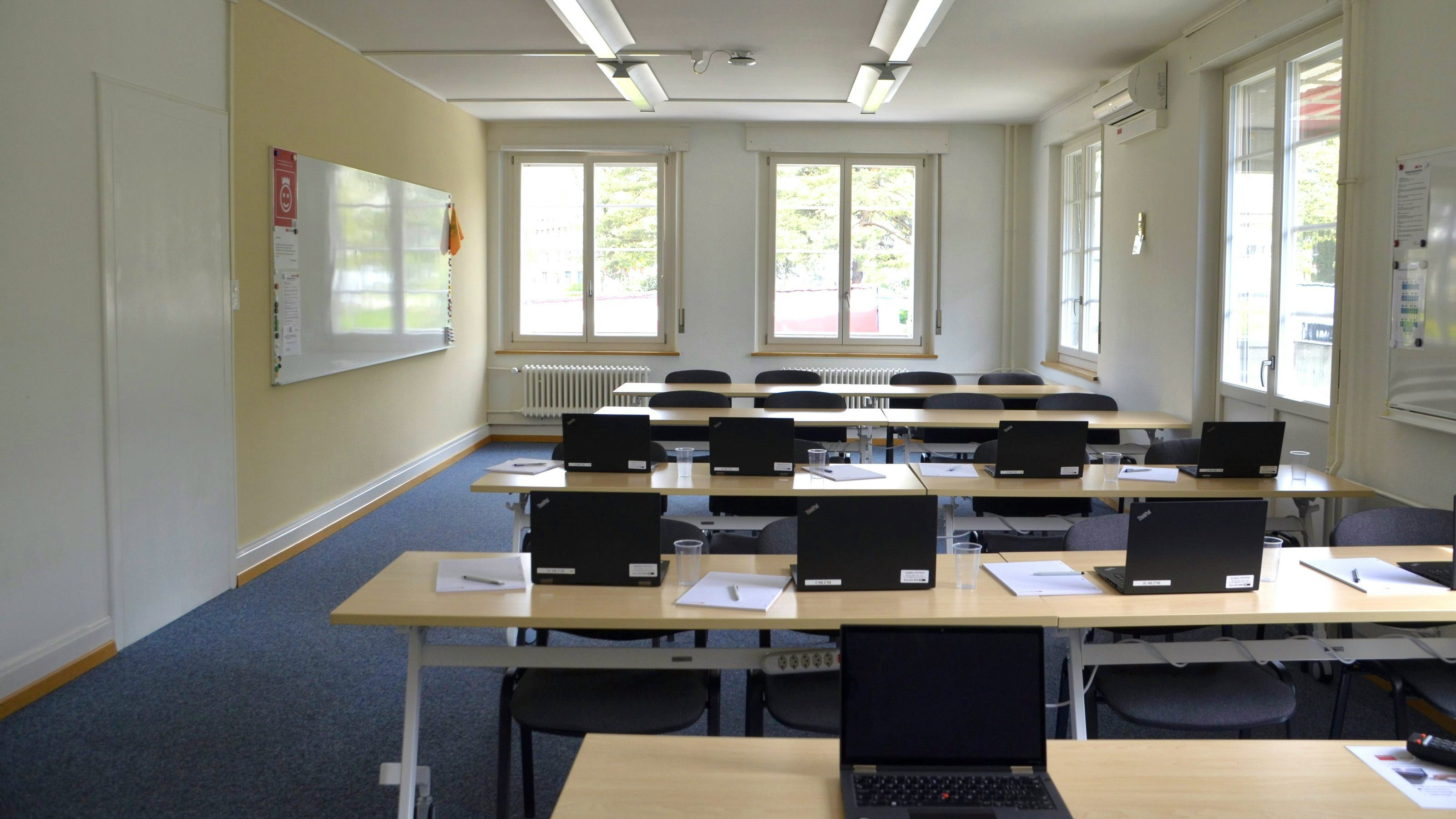 Raum M – Platz bis zu 50 Personen.