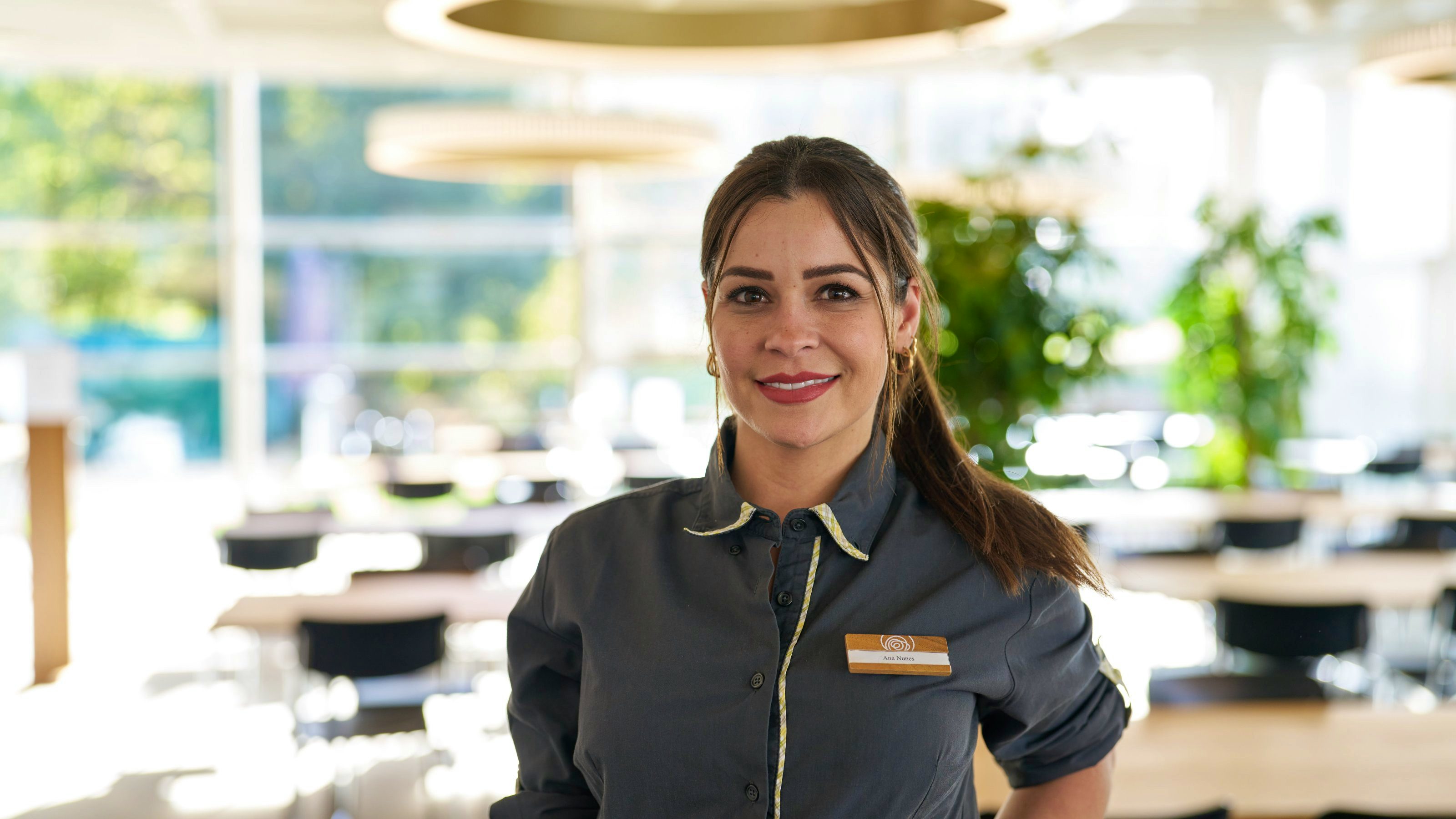 Ana Goncalve Nunes dos Santos  – Employée de service.