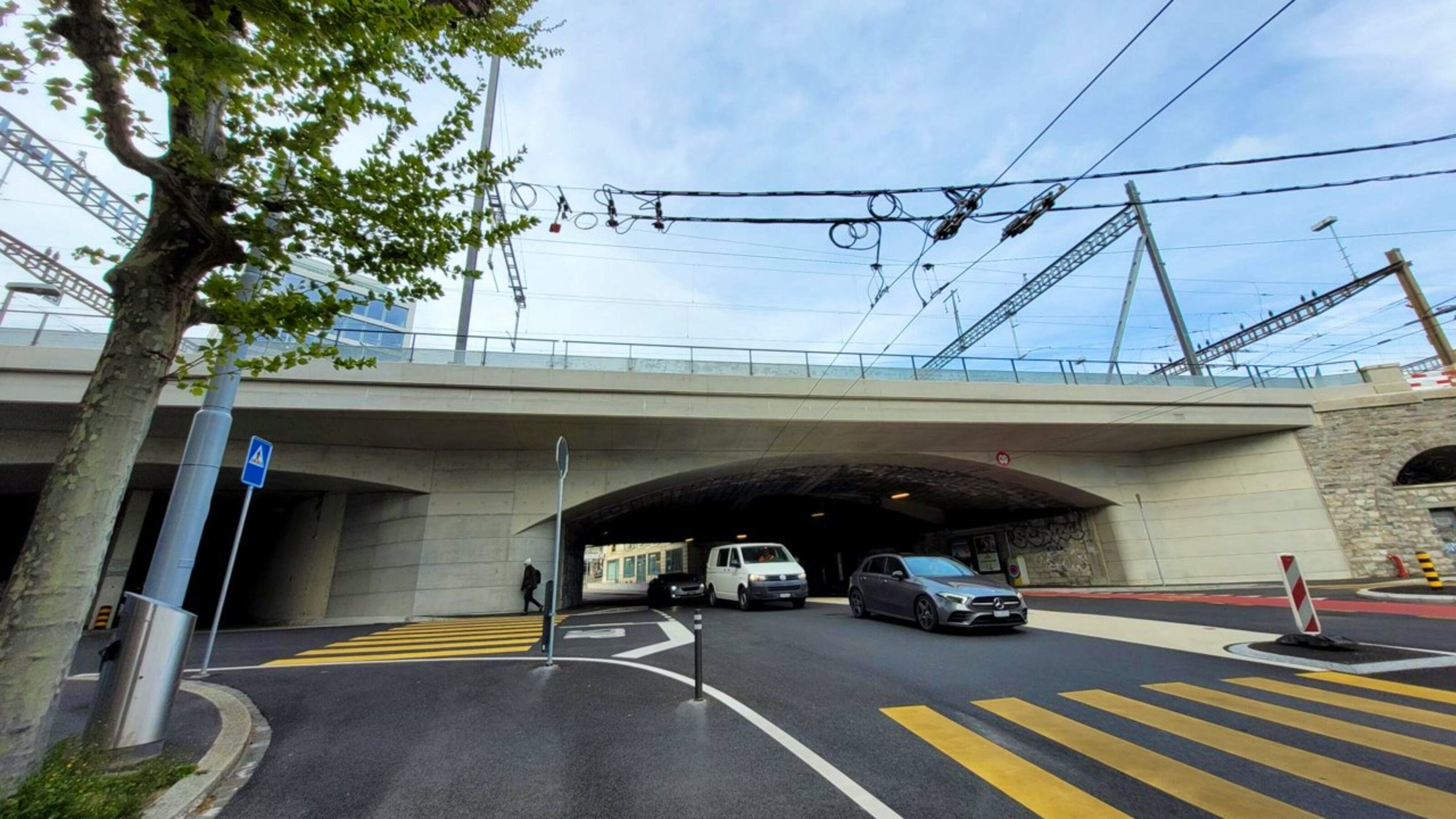 Le pont sur l’avenue d’Ouchy complètement terminé.