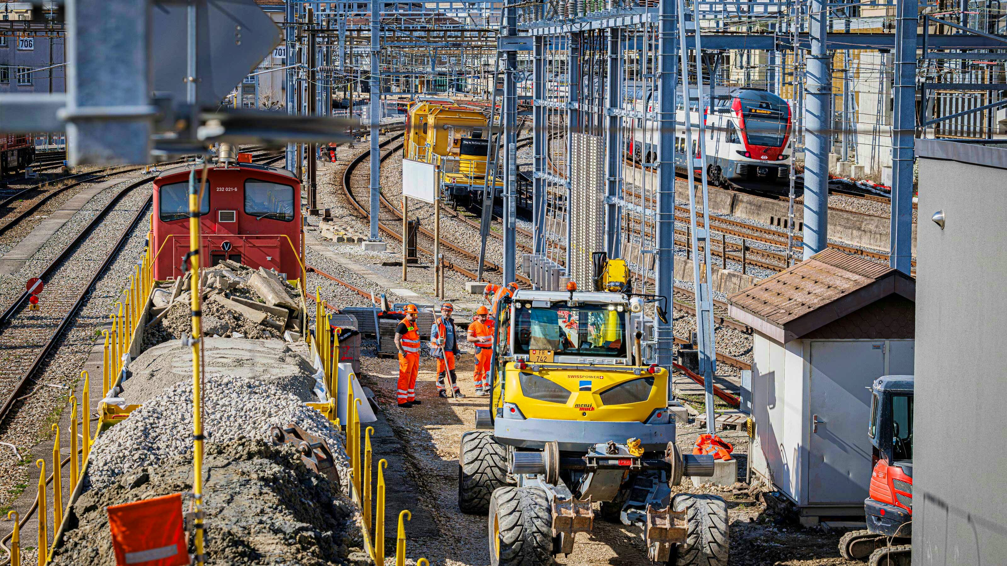 Les travaux de voies sur la tête Est de la Gare de Lausanne, pour préparer à la future géométrie de la gare.